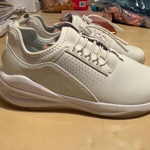 Clove White Tennis Shoes